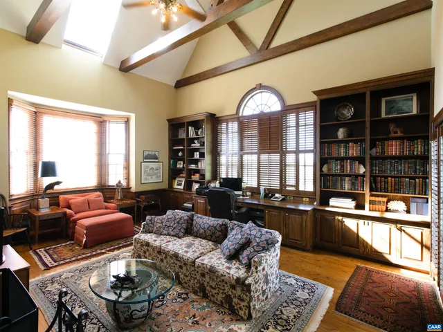 a view of entryway and hall