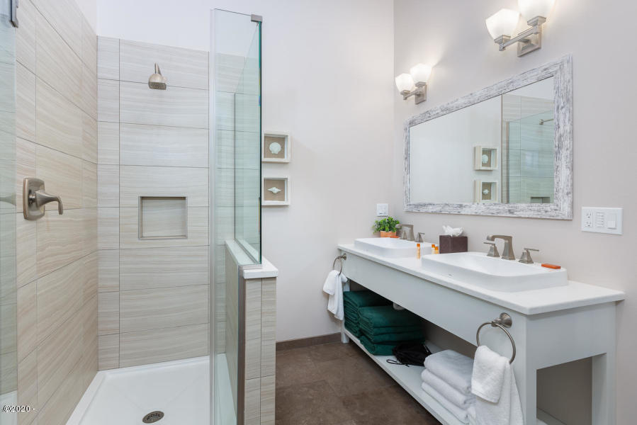 36380 Brooten Mountain Road Pacific City, OR 97135 - Photo 7 of 22 Master Bath