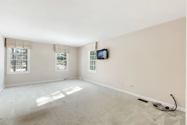 $825,000 | 23 Old Barrington Court, Lake Barrington, IL 60641