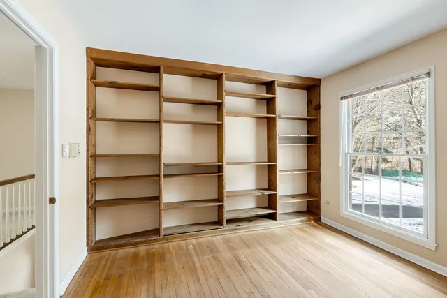 $825,000 | 23 Old Barrington Court, Lake Barrington, IL 60641