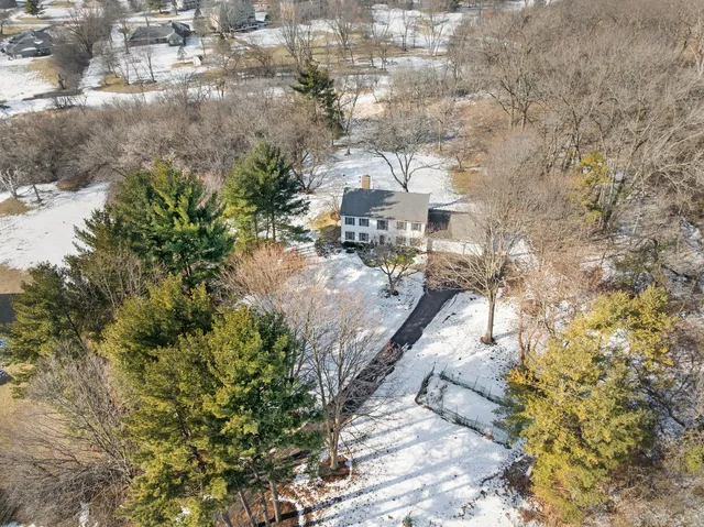 $825,000 | 23 Old Barrington Court, Lake Barrington, IL 60641