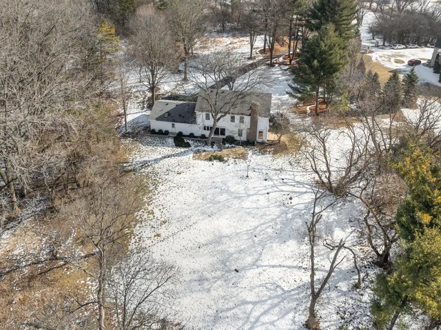 $825,000 | 23 Old Barrington Court, Lake Barrington, IL 60641