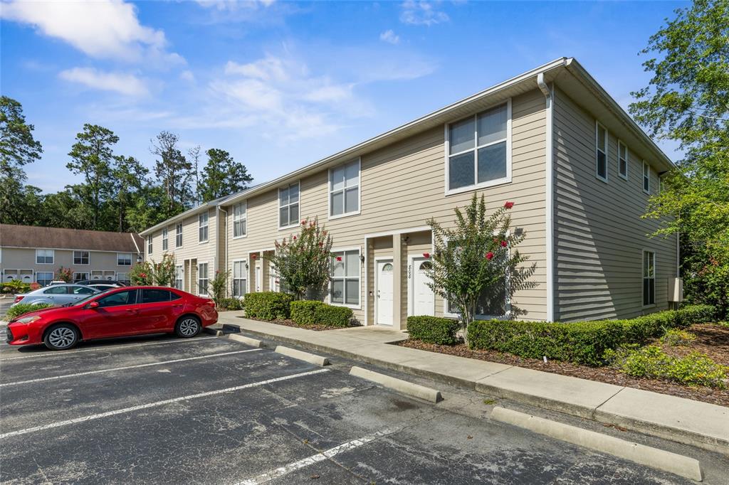 3901 Southwest 20th Avenue, Unit 806 Gainesville, FL 32607 - Photo 2 of 18