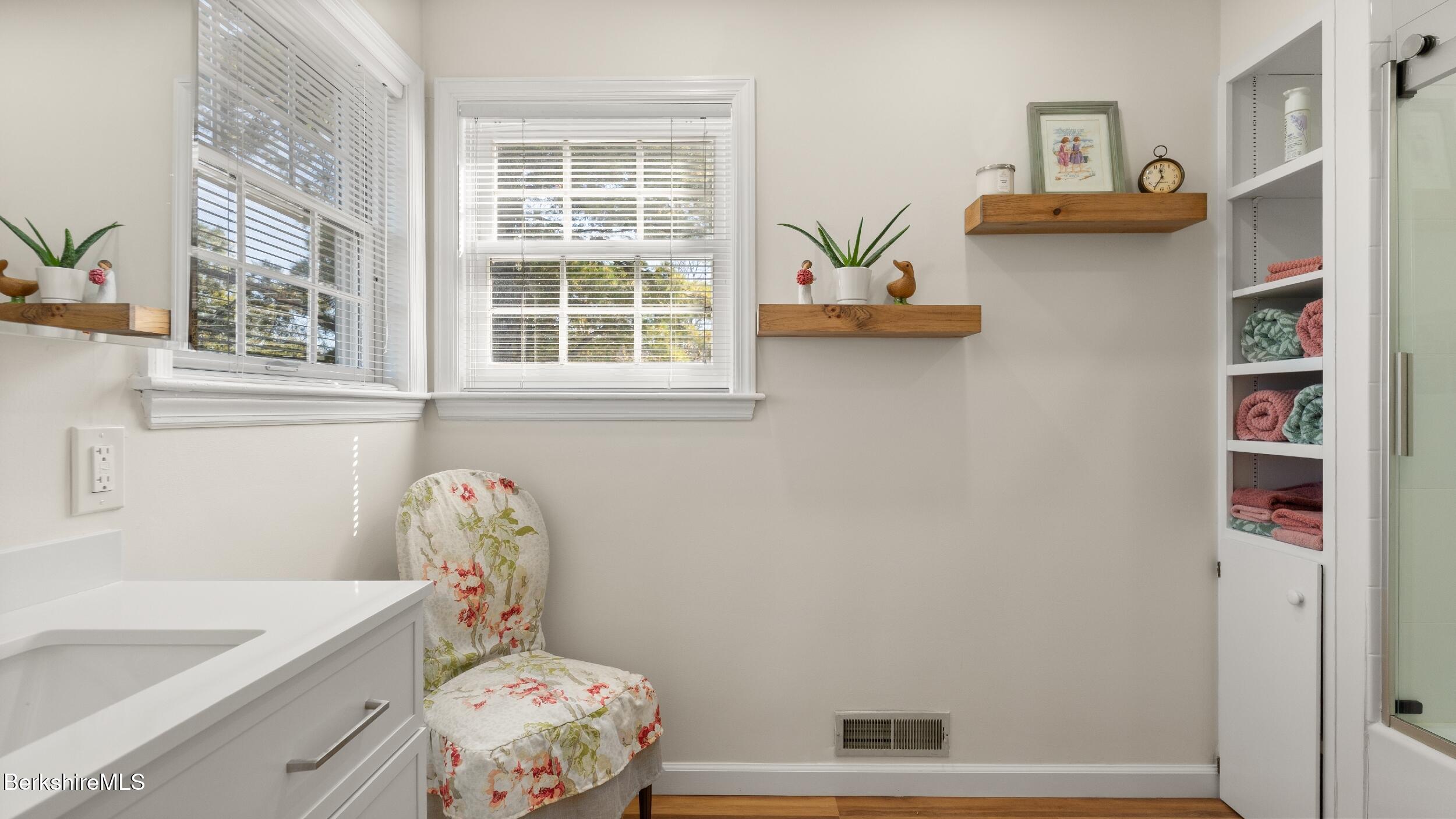 1136 Barker Road, Unit 11 Pittsfield, MA 01201 - Photo 17 of 45 DSC00149LR