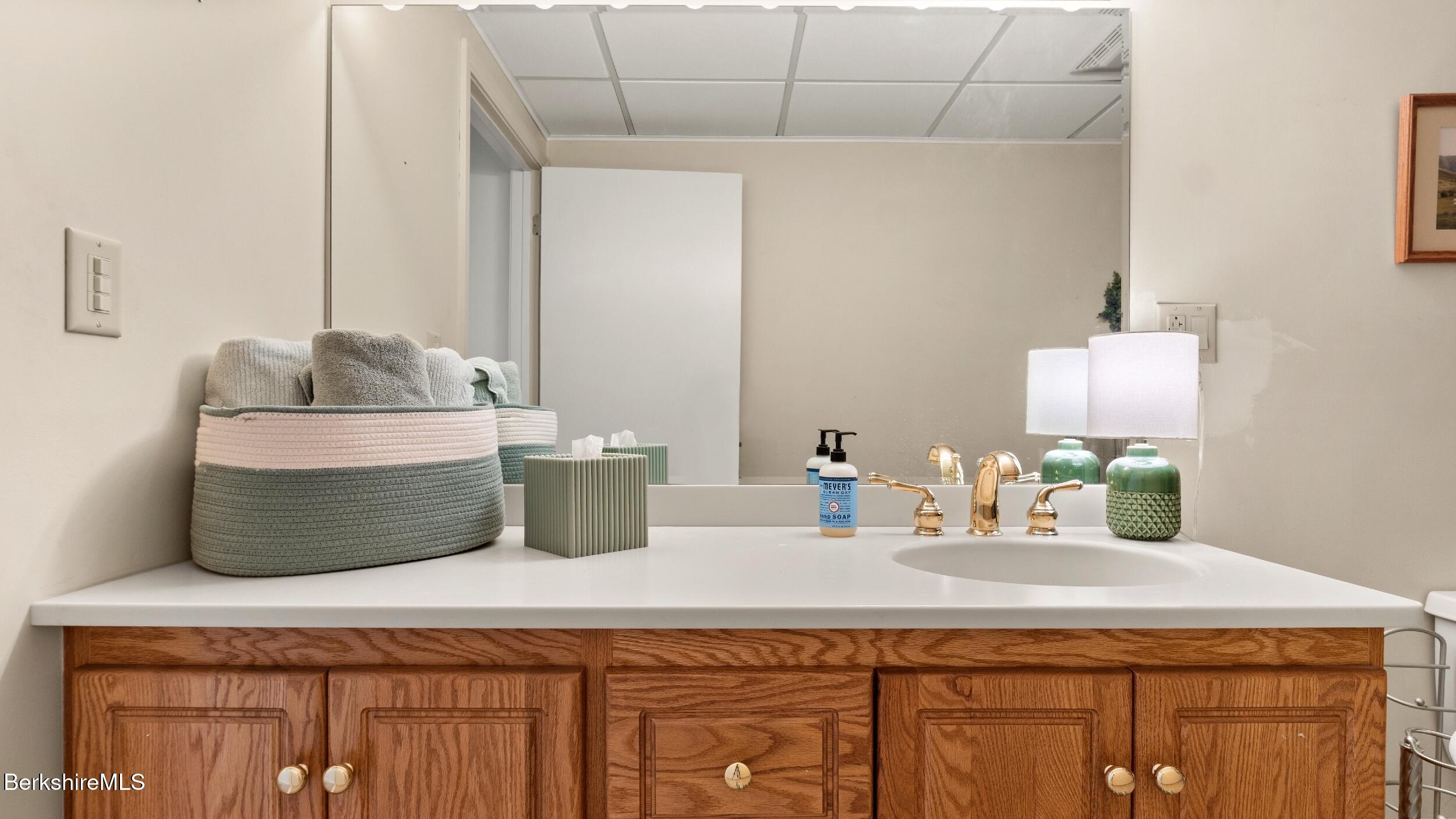 1136 Barker Road, Unit 11 Pittsfield, MA 01201 - Photo 36 of 45 DSC00039LR