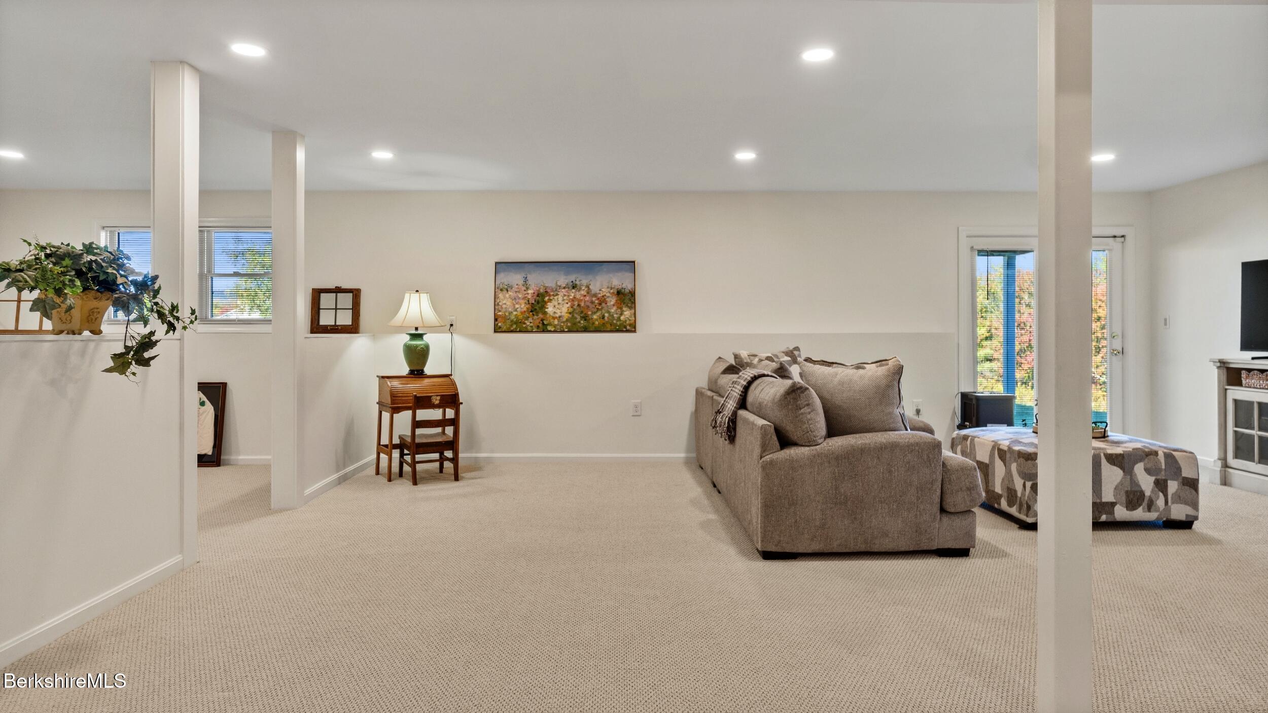 1136 Barker Road, Unit 11 Pittsfield, MA 01201 - Photo 43 of 45 DSC00018LR