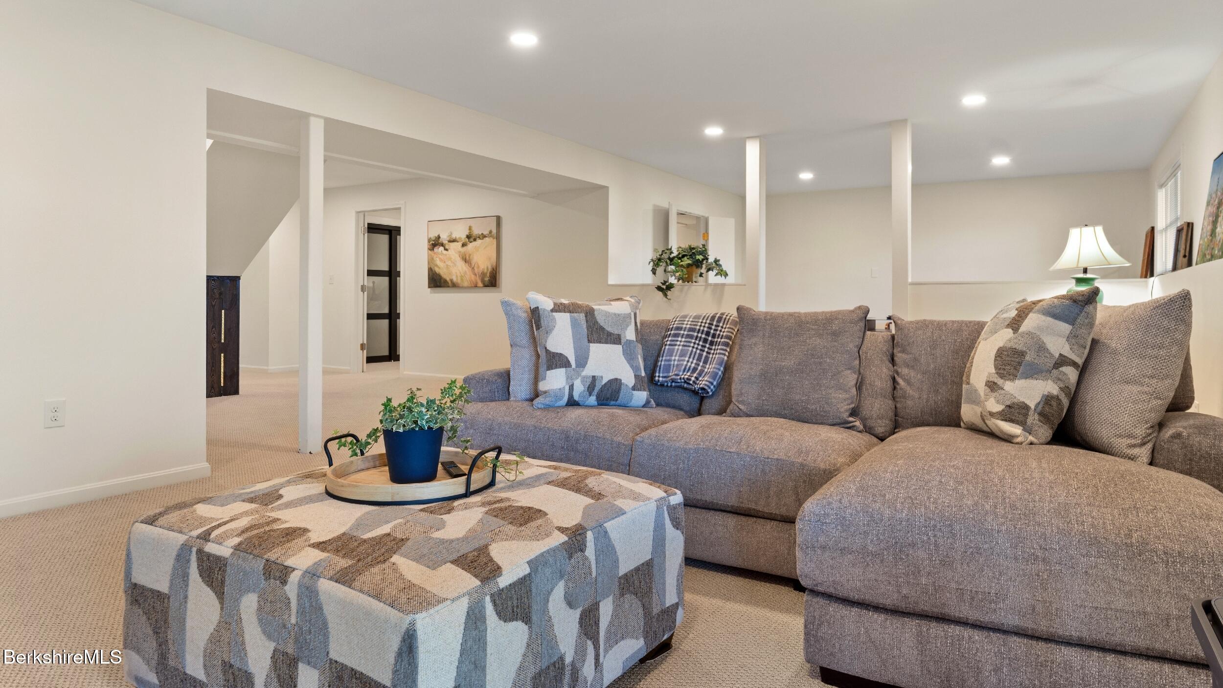 1136 Barker Road, Unit 11 Pittsfield, MA 01201 - Photo 44 of 45 DSC00015LR