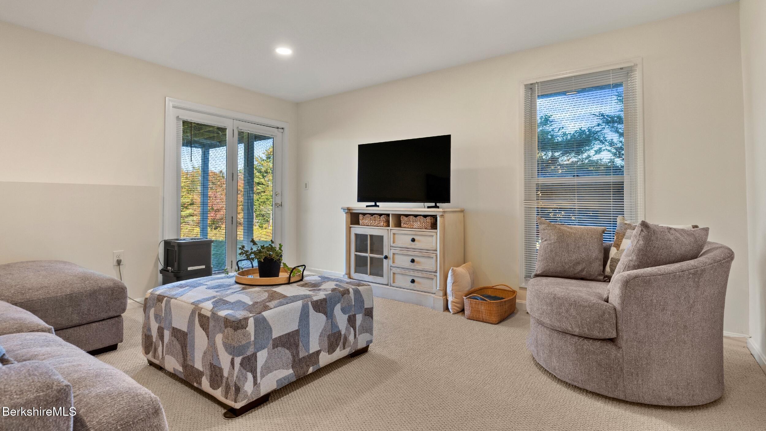 1136 Barker Road, Unit 11 Pittsfield, MA 01201 - Photo 45 of 45 DSC00012LR