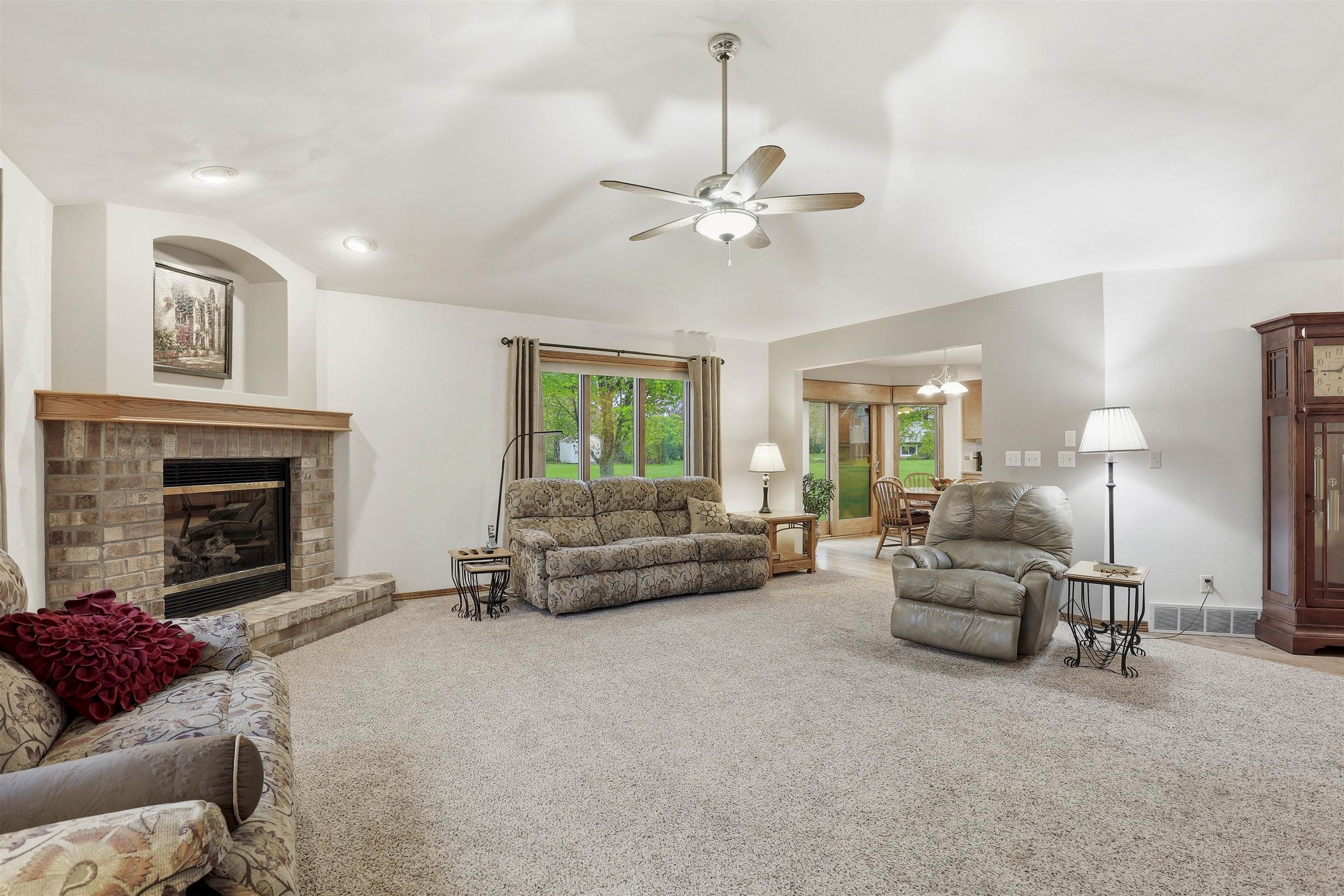 W5472 Edelweiss Court Appleton, WI 54913 - Photo 16 of 38