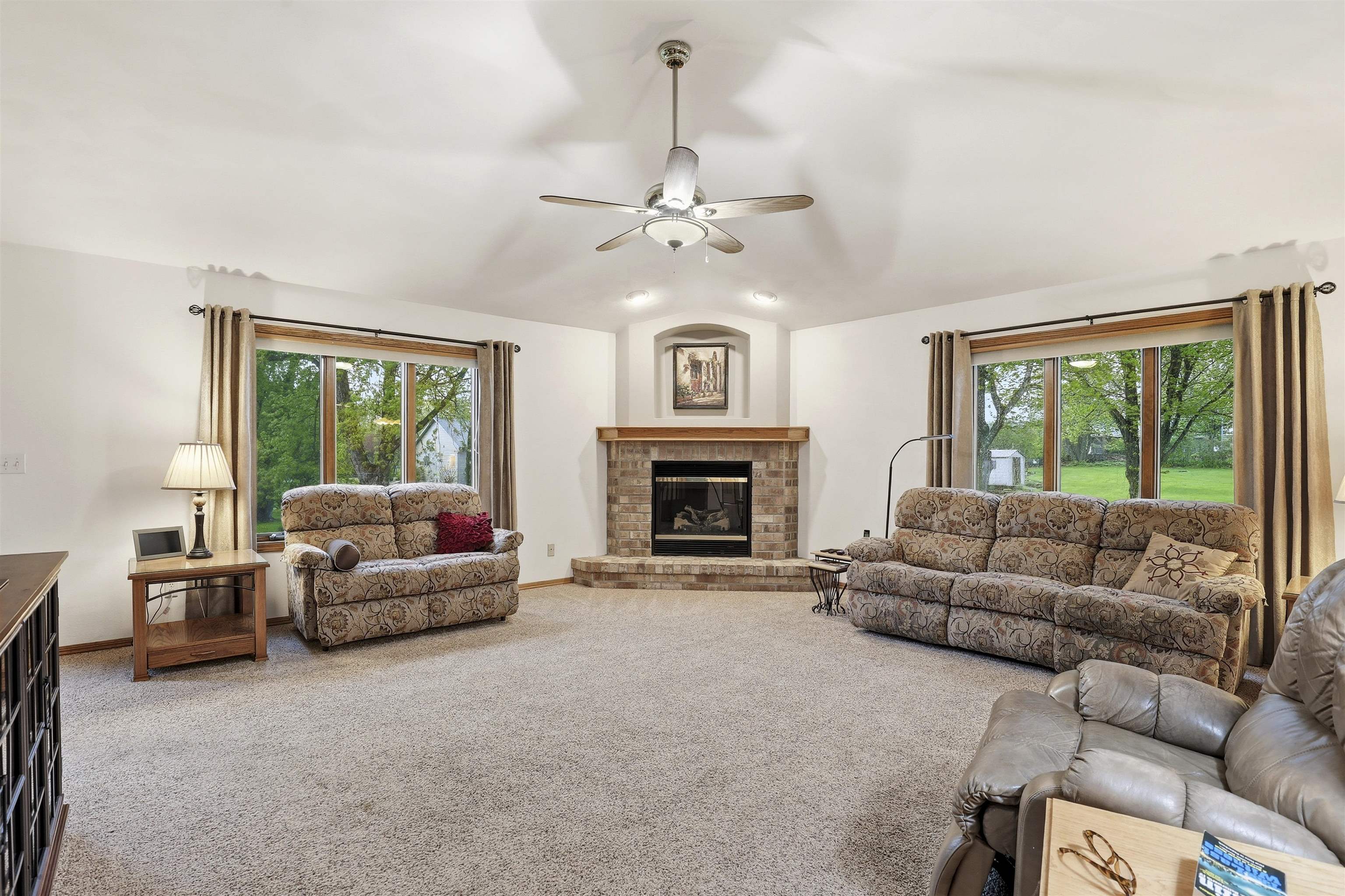 W5472 Edelweiss Court Appleton, WI 54913 - Photo 17 of 38