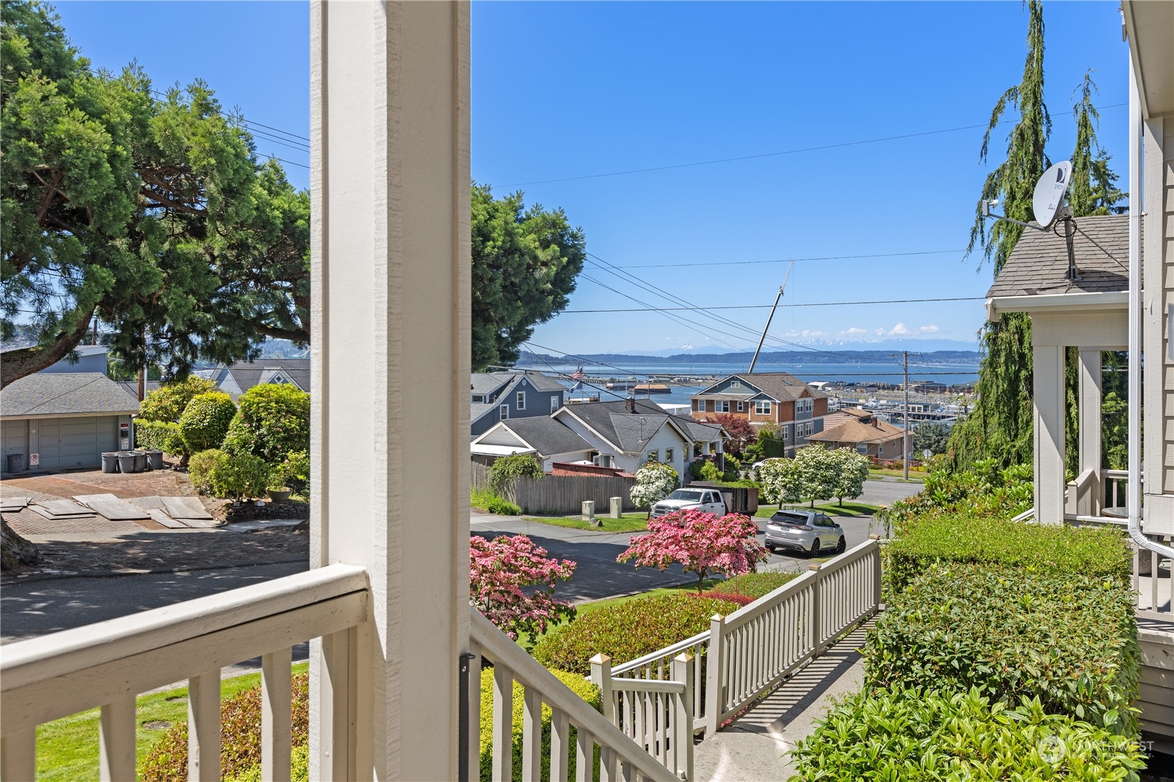 2030 Rucker Avenue, Unit 3 Everett, WA 98201 - Photo 3 of 40 a view of a garden