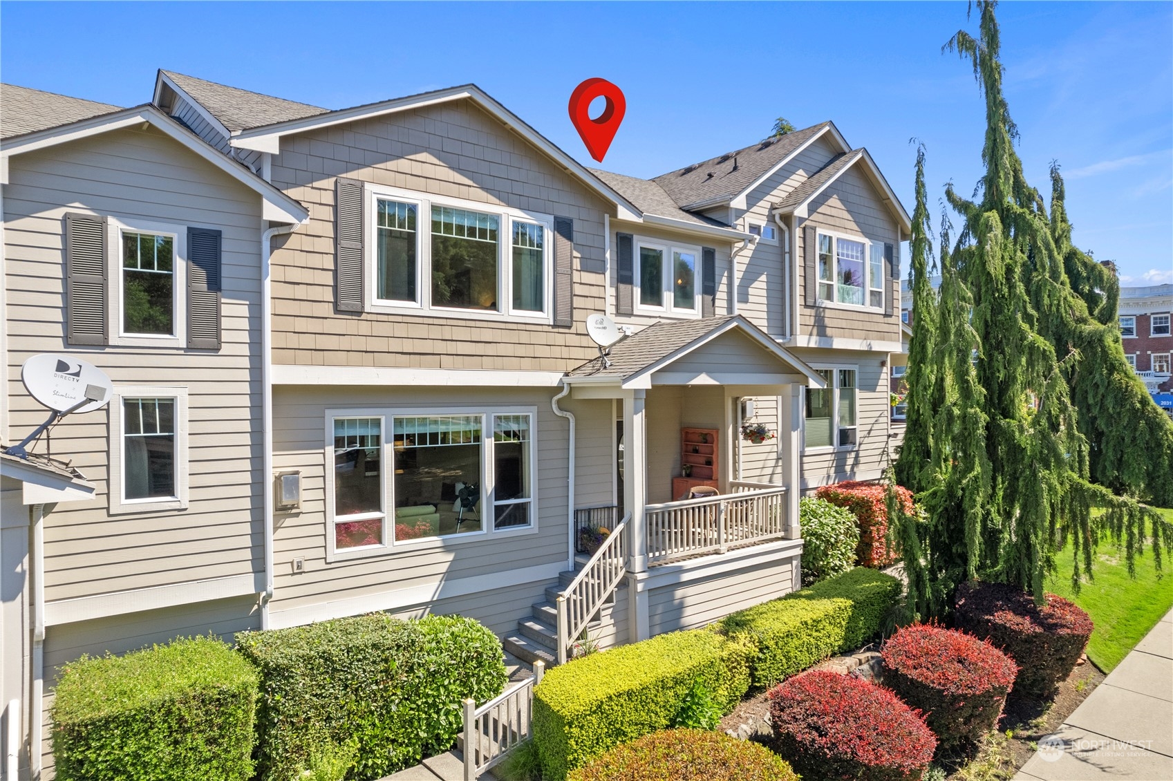 2030 Rucker Avenue, Unit 3 Everett, WA 98201 - Photo 32 of 40 a front view of a house with garden
