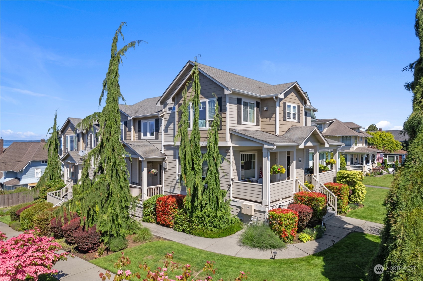 2030 Rucker Avenue, Unit 3 Everett, WA 98201 - Photo 33 of 40 a front view of a house with garden