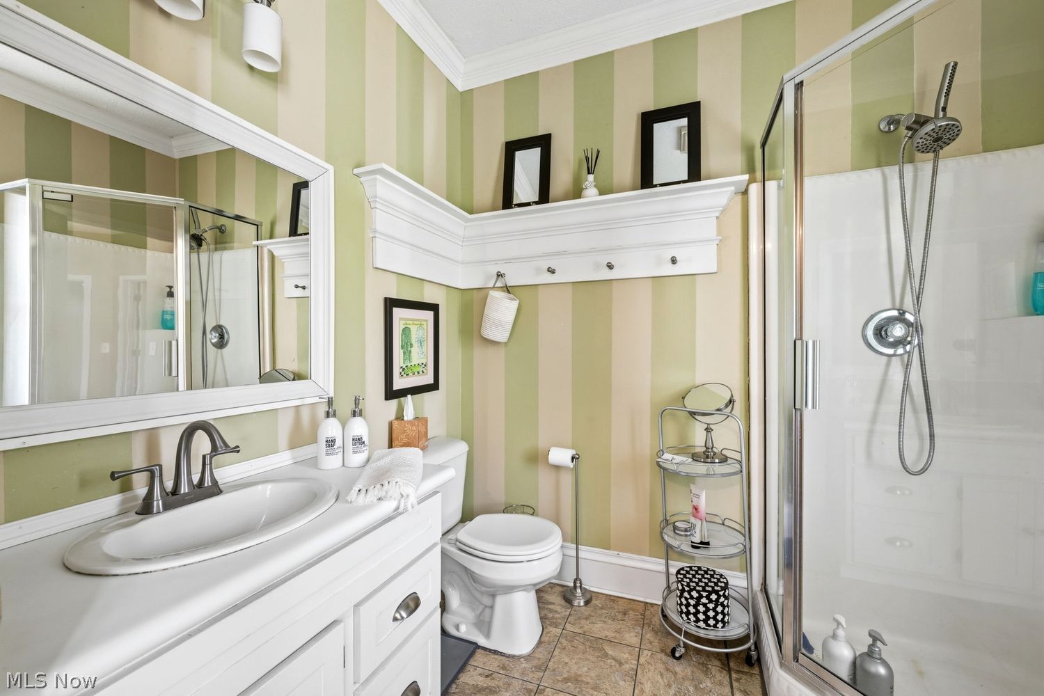 7399 Pettibone Road Chagrin Falls, OH 44023 - Photo 28 of 49 Second Bath off hall