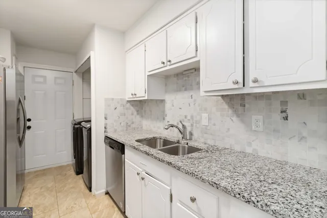 $1,325 | 46 Le Parc Fontaine, Lithonia, GA 30038