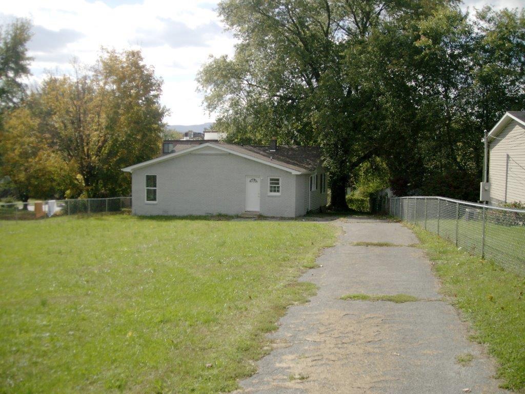 309 Ellison Road Jacksboro, TN 37757 - Photo 2 of 11 PICT9088