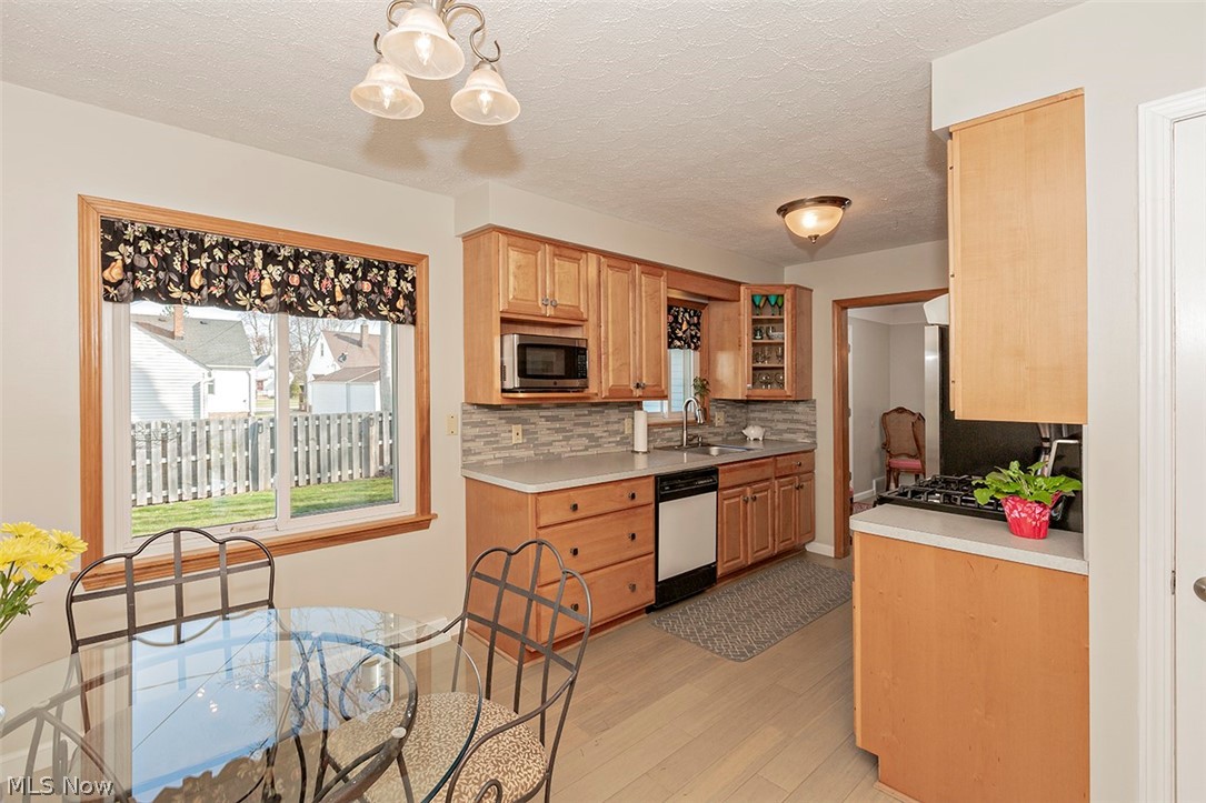 5659 Faraday Road Cleveland, OH 44124 - Photo 15 of 35