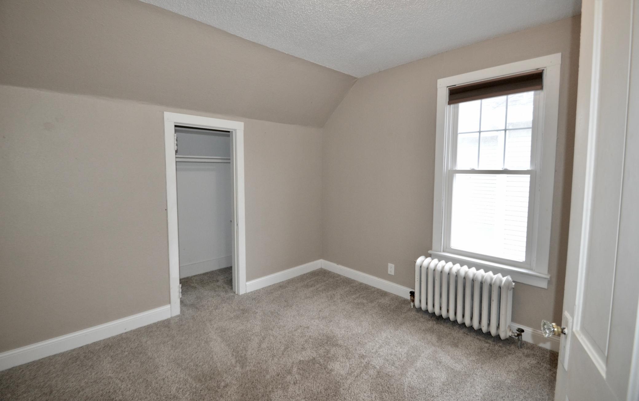910 7th Street North Fargo, ND 58102 - Photo 18 of 40