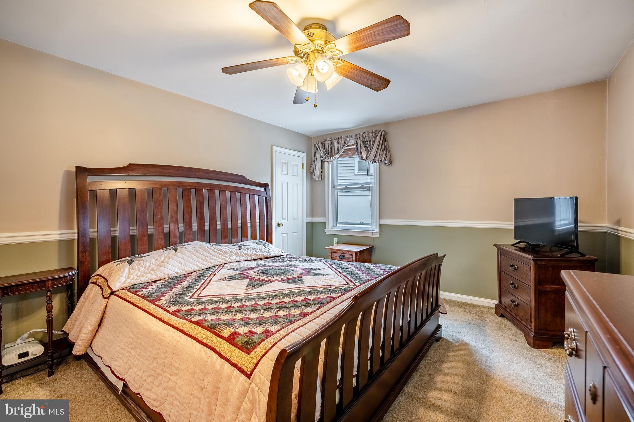 109 Locust Road Morton, PA 19070 - Photo 17 of 33 First-Floor Bedroom
