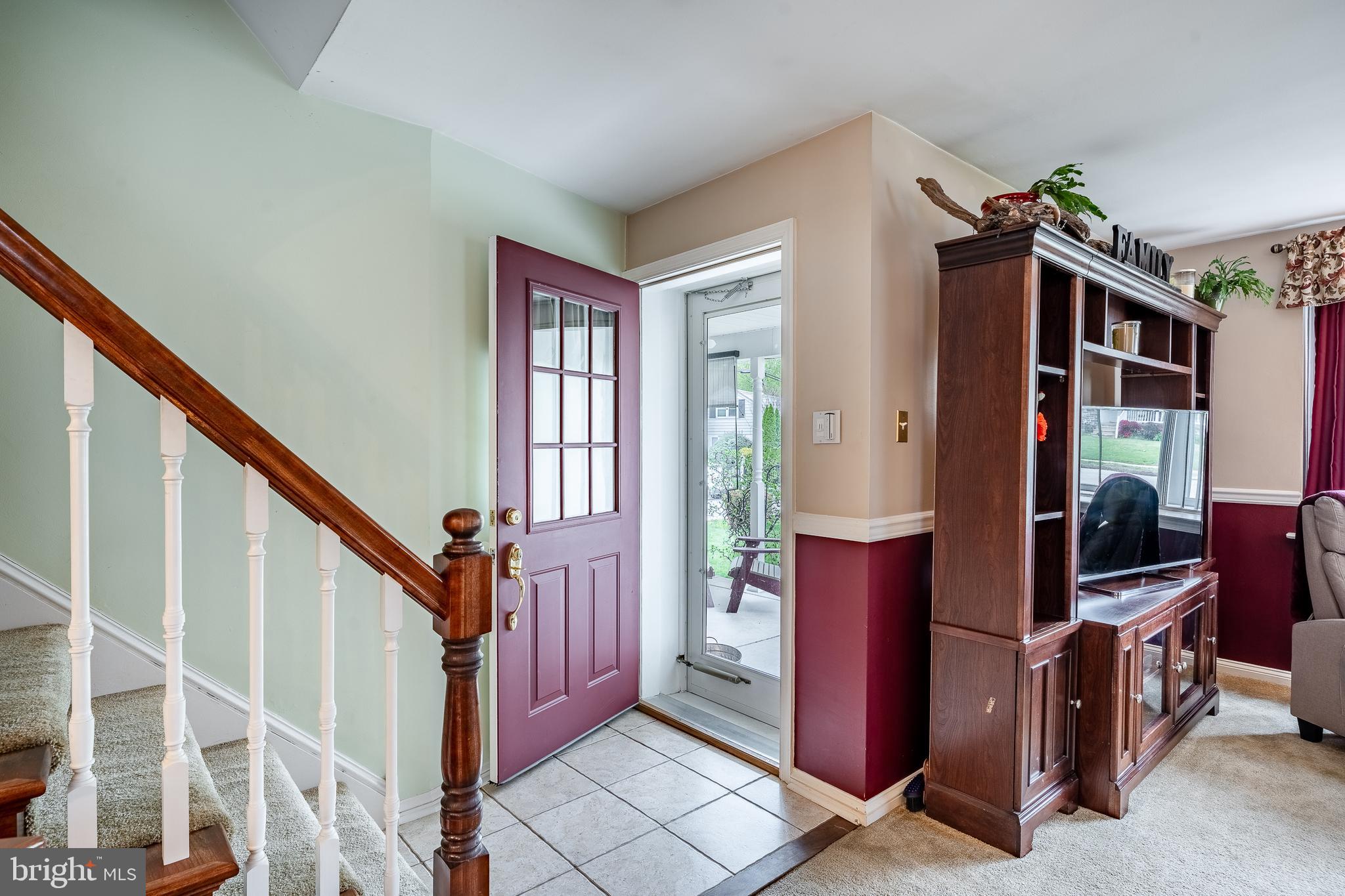 109 Locust Road Morton, PA 19070 - Photo 4 of 33 Entryway to your new home