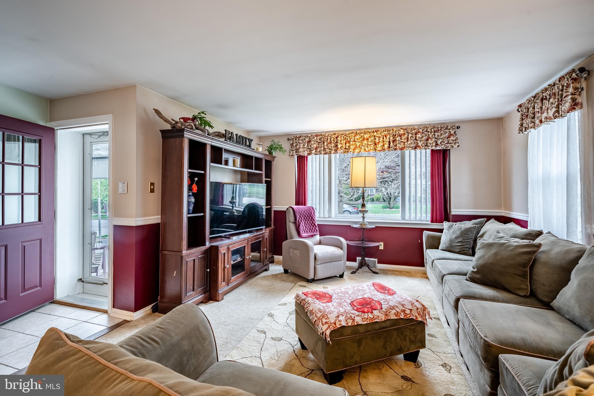 109 Locust Road Morton, PA 19070 - Photo 5 of 33 Living Room with Oversized Window