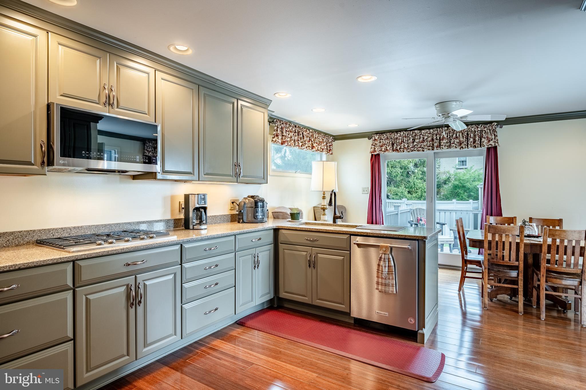109 Locust Road Morton, PA 19070 - Photo 8 of 33 Kitchen with Eat-In Addition