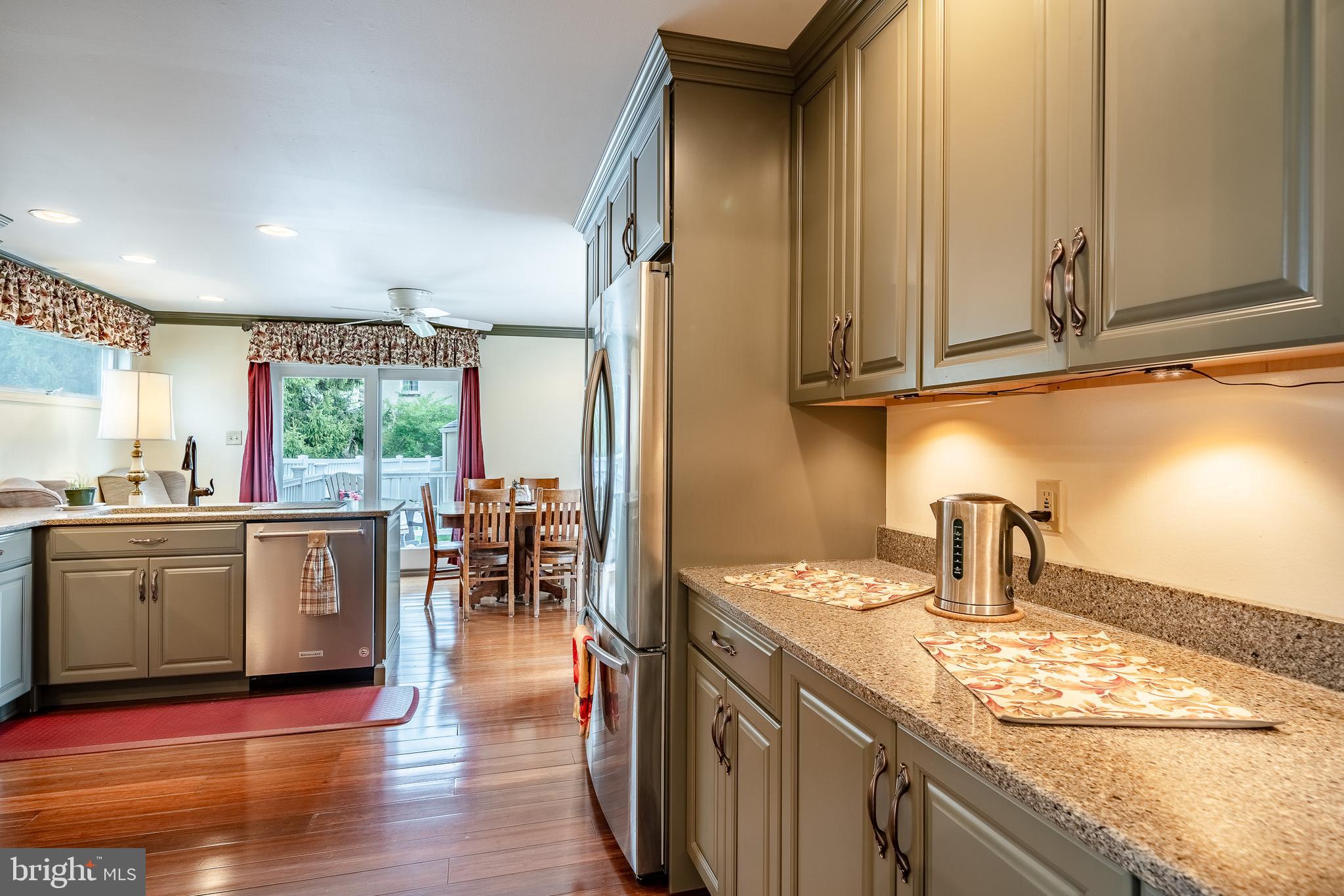 109 Locust Road Morton, PA 19070 - Photo 9 of 33 Kitchen with Granite Countertops