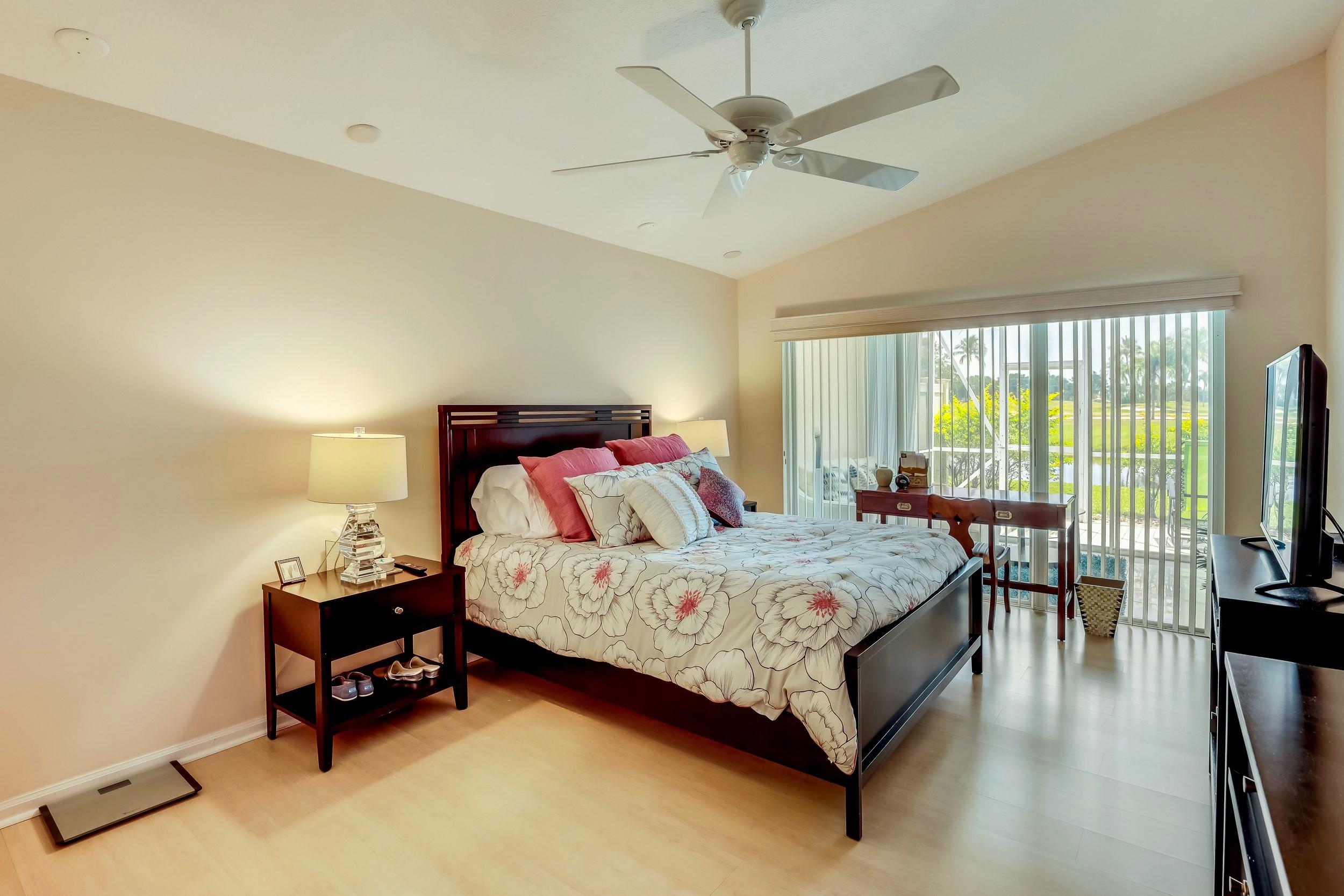 6741 Sun River Road Boynton Beach, FL 33437 - Photo 22 of 57 Ovesized master suite w/view of lake