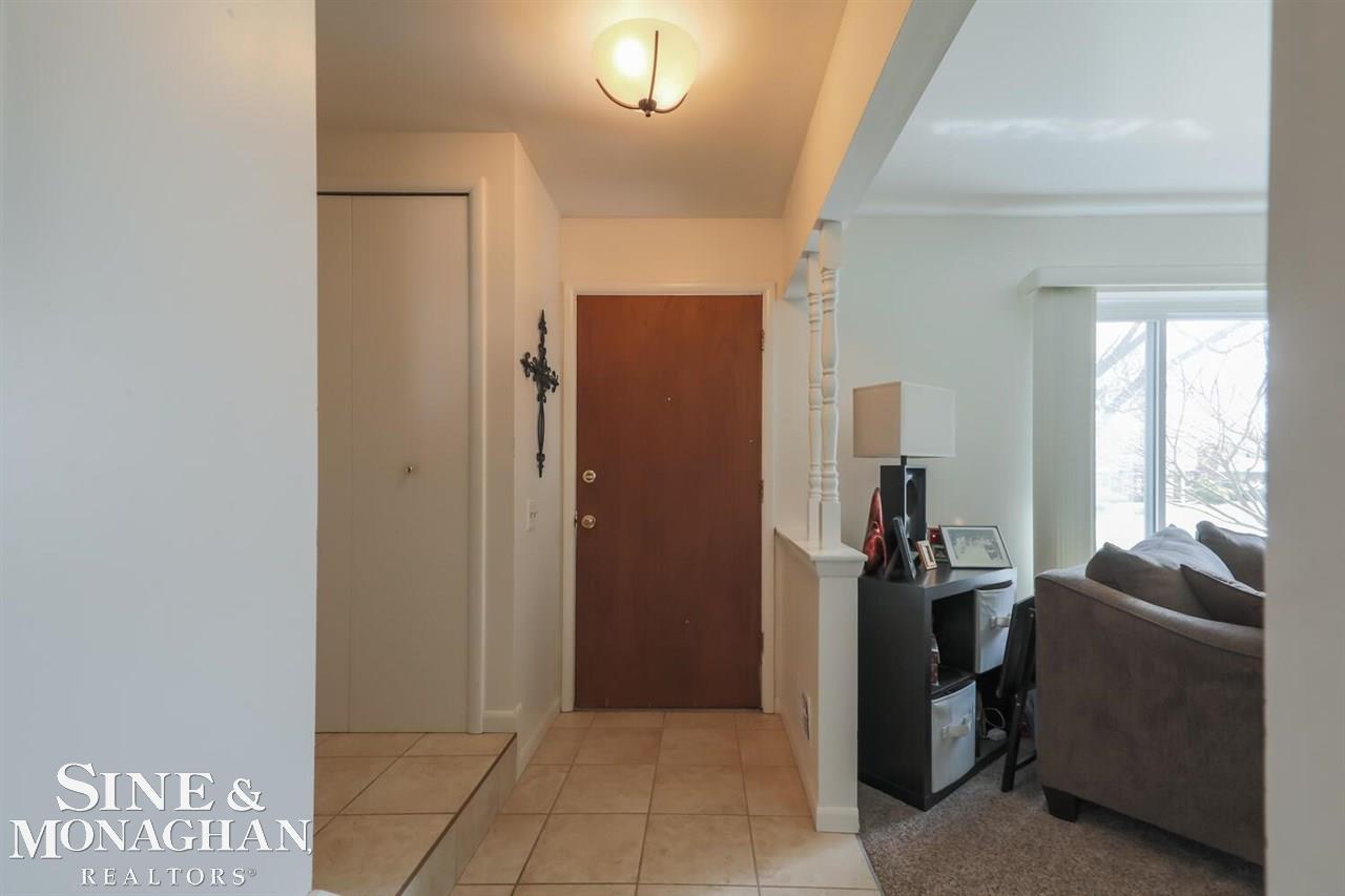 20720 Meier Road St. Clair Shores, MI 48081 - Photo 4 of 28