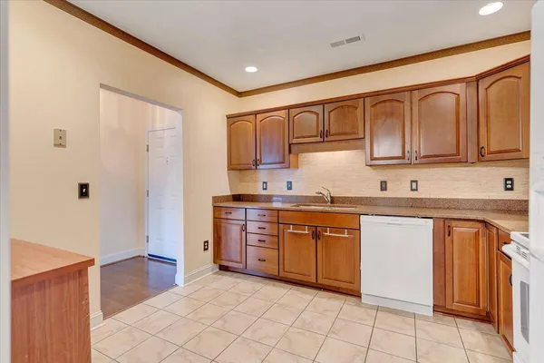 $339,999 | 4444 Pheasant Ridge Road, Unit 404, Roanoke, VA 24014
