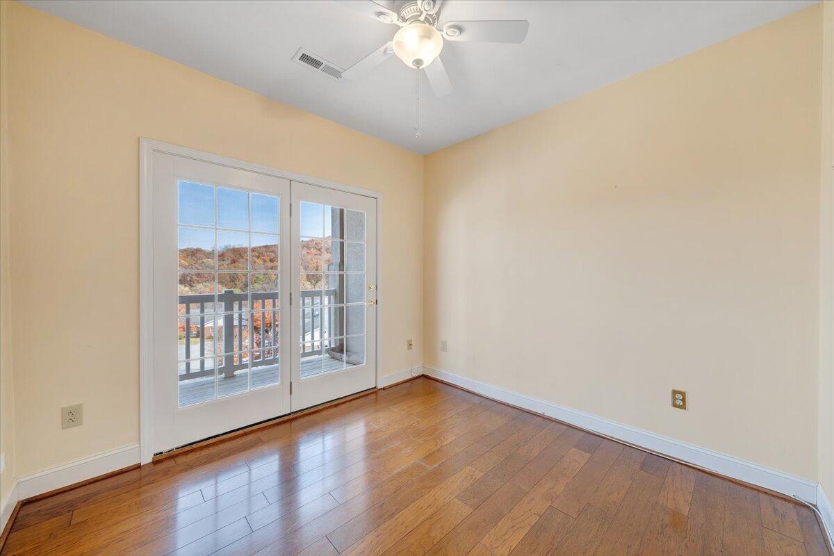 4444 Pheasant Ridge Road, Unit 404 Roanoke, VA 24014 - Photo 20 of 60 20-MIB04012