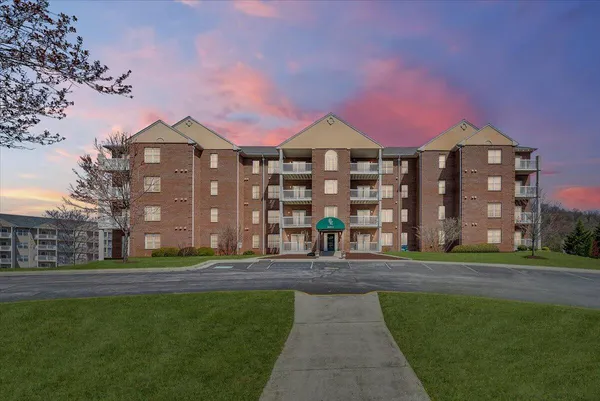 $339,999 | 4444 Pheasant Ridge Road, Unit 404, Roanoke, VA 24014