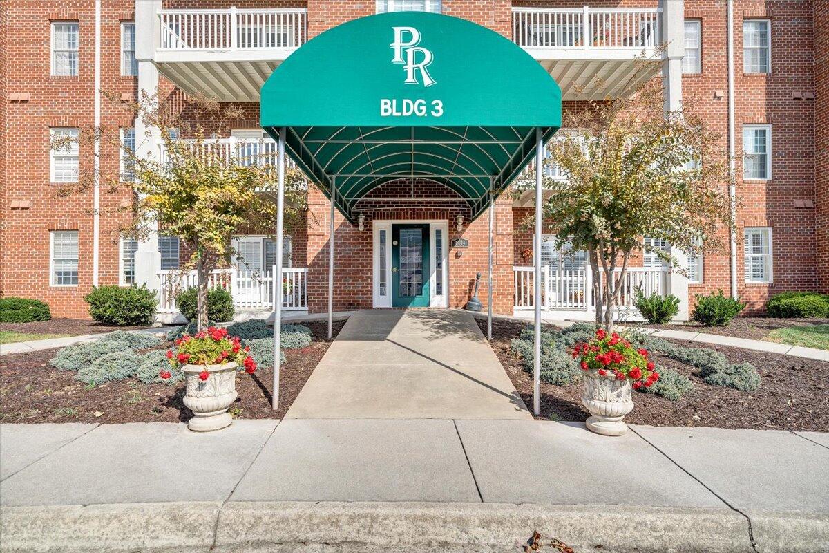 4444 Pheasant Ridge Road, Unit 404 Roanoke, VA 24014 - Photo 3 of 60 03-MIB04090