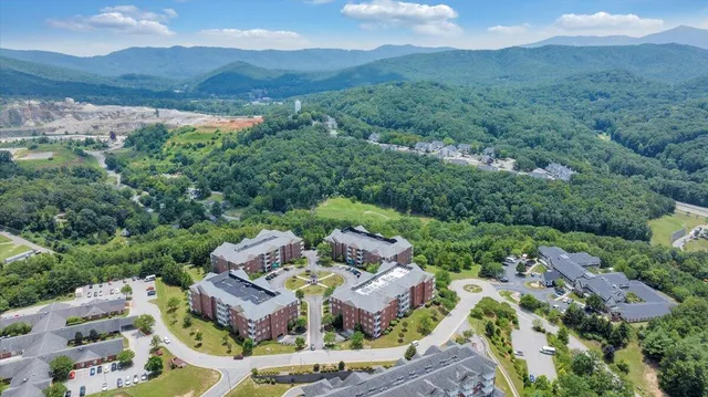 $339,999 | 4444 Pheasant Ridge Road, Unit 404, Roanoke, VA 24014