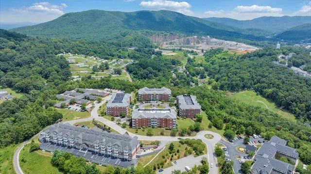 $339,999 | 4444 Pheasant Ridge Road, Unit 404, Roanoke, VA 24014