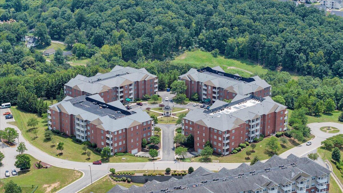 4444 Pheasant Ridge Road, Unit 404 Roanoke, VA 24014 - Photo 56 of 60 56-DJI_20250707195405_0018_D