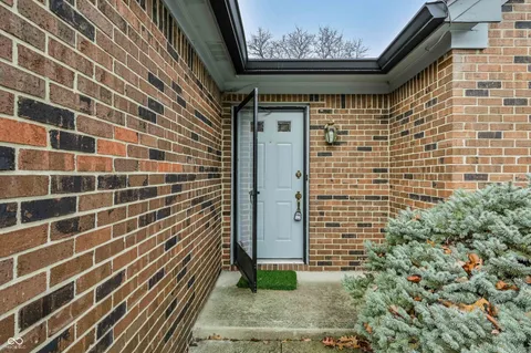$300,000 | 9540 Drakeford Drive, Indianapolis, IN 46260