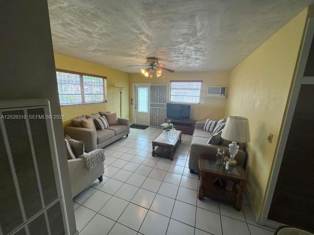 252 East 37th Street Hialeah, FL 33013 - Photo 11 of 51