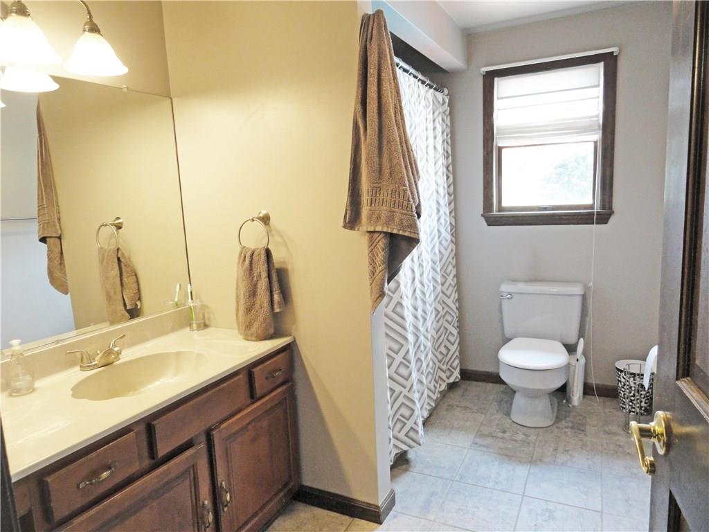 1127 Pine Run Road Apollo, PA 15613 - Photo 13 of 25 Main level bathroom