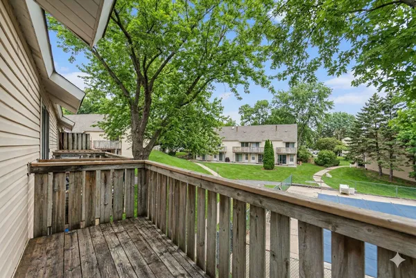 $179,900 | 79 Maude Avenue, Unit E, Fox Lake, IL 60020