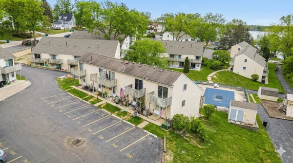 $179,900 | 79 Maude Avenue, Unit E, Fox Lake, IL 60020