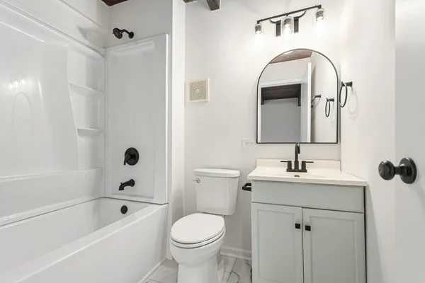 $179,900 | 79 Maude Avenue, Unit E, Fox Lake, IL 60020