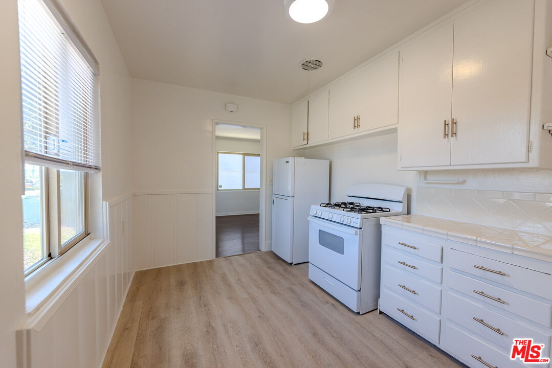 233 East Alameda Avenue, Unit A Burbank, CA 91502 - Photo 7 of 24