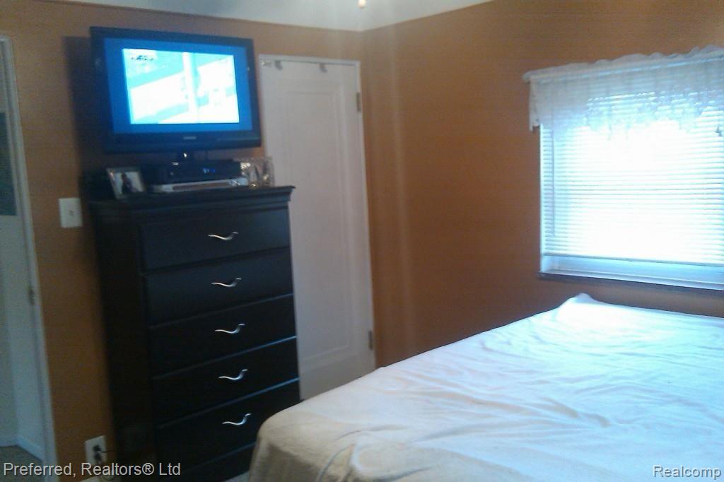 15385 Inkster Road Livonia, MI 48154 - Photo 26 of 34 IMAG0214.jpg
