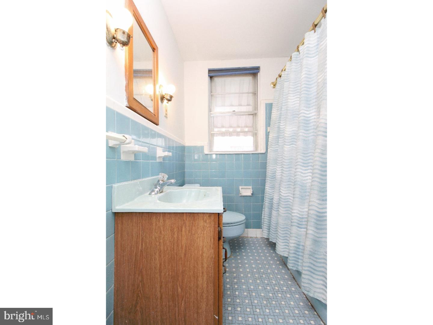 974 Rocklynn Road Springfield, PA 19064 - Photo 15 of 20 Bathroom