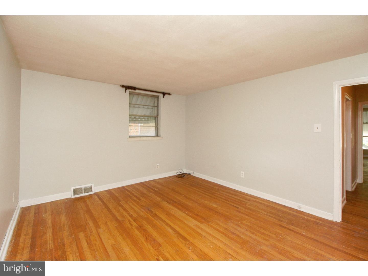 974 Rocklynn Road Springfield, PA 19064 - Photo 10 of 20 Bedroom - Main