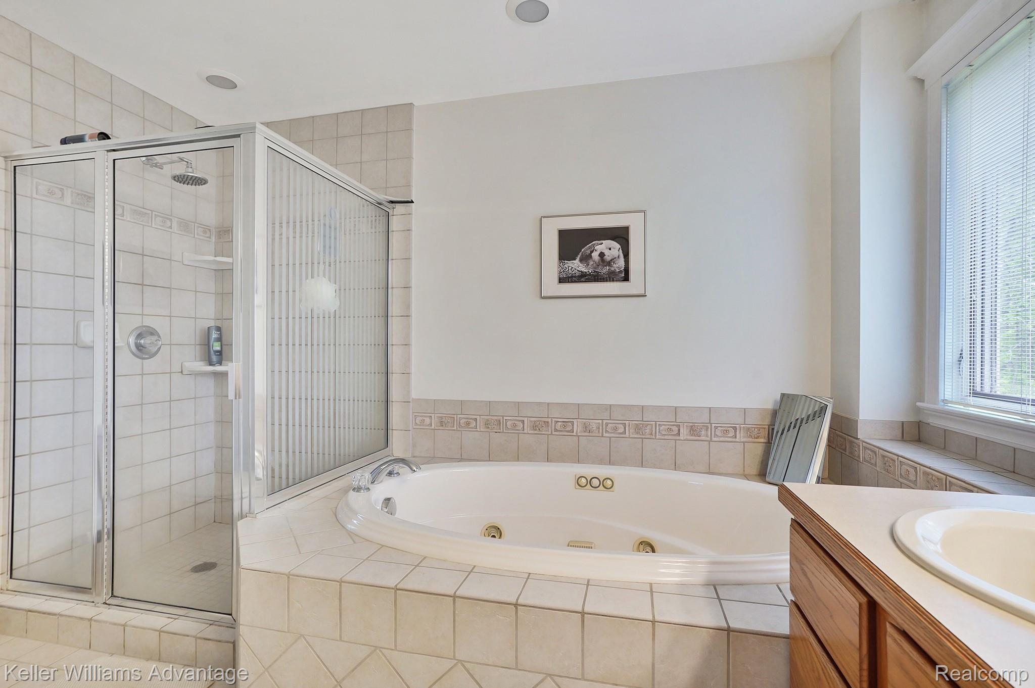 15271 Hawley Road Holly, MI 48442 - Photo 8 of 20 Master Bath 2.jpg