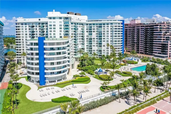 $7,500 | 5161 Collins Avenue, Unit 514, Miami Beach, FL 33140