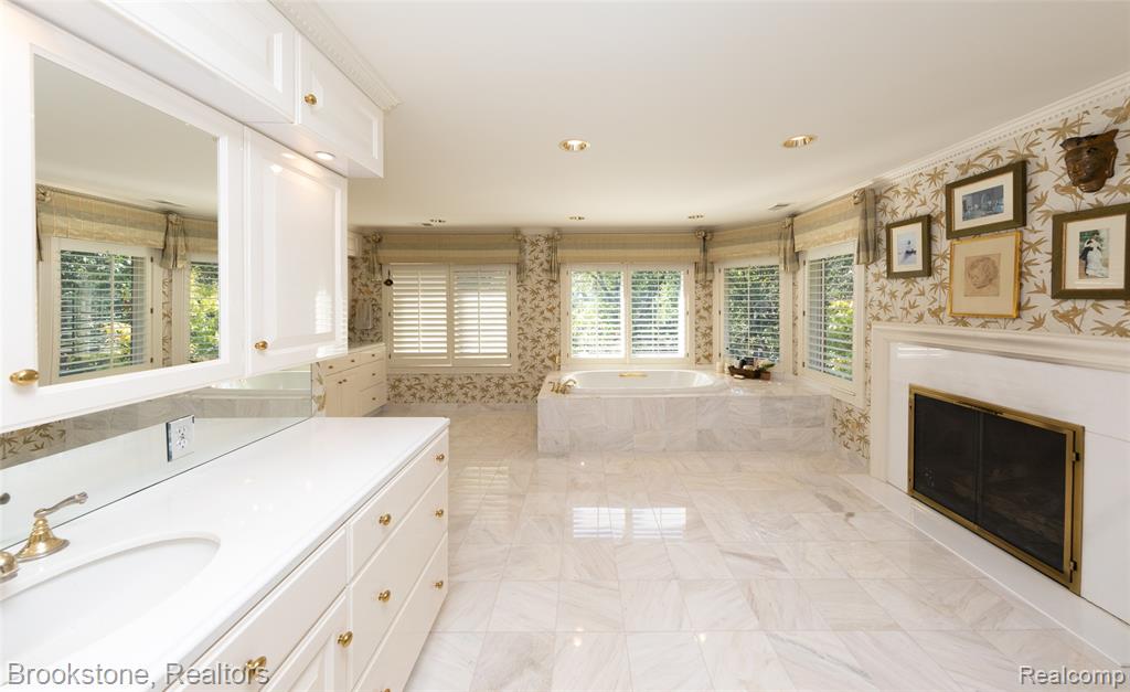 1494 Highpoint Drive Rochester, MI 48306 - Photo 50 of 75