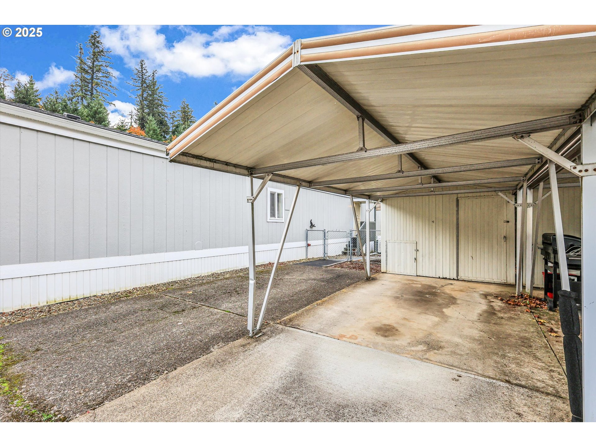 17655 Bluff Road, Unit 73 Sandy, OR 97055 - Photo 33 of 41 a view of a backyard